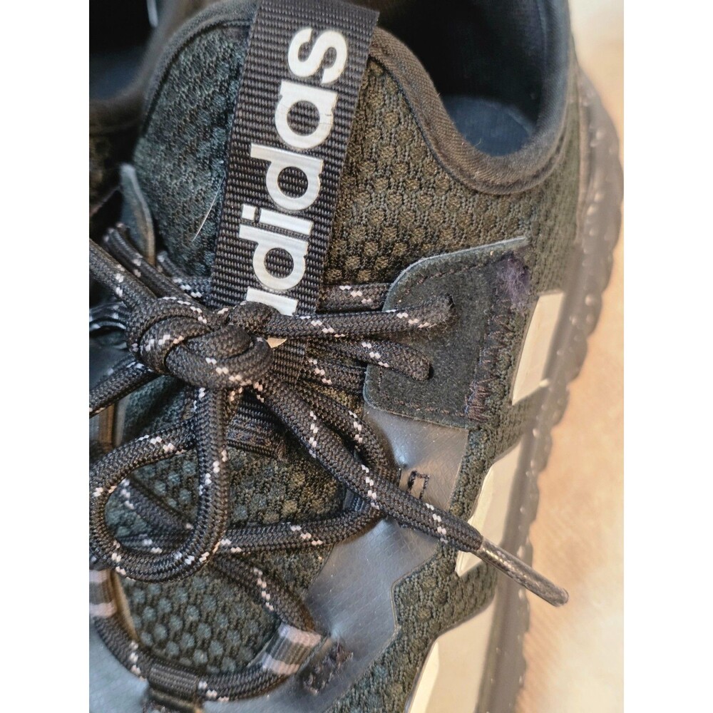 adidas sneaker  woman's size 5